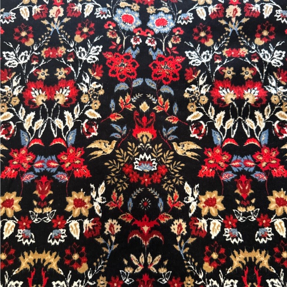 LOFT NWOT Floral Corduroy Mini Skirt Size 4 – Black Red Christmas/Winter Print - Picture 2 of 7